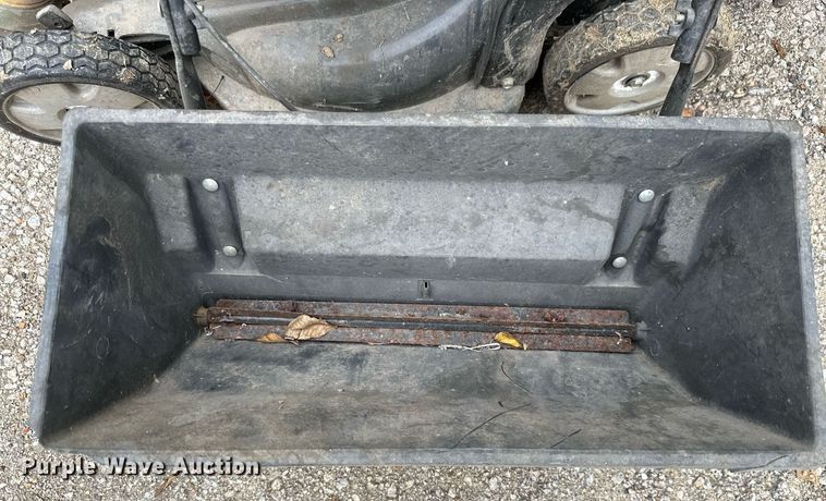 image for item NO9365 Lawn equipment