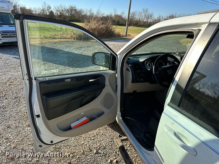 image for item NO9376 2017 Dodge Grand Caravan  van