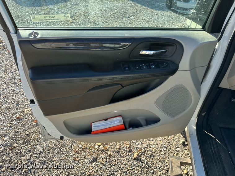 image for item NO9376 2017 Dodge Grand Caravan  van