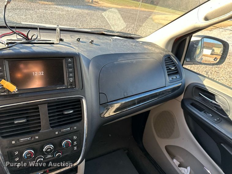 image for item NO9376 2017 Dodge Grand Caravan  van