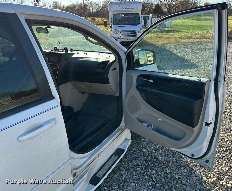 image for item NO9376 2017 Dodge Grand Caravan  van