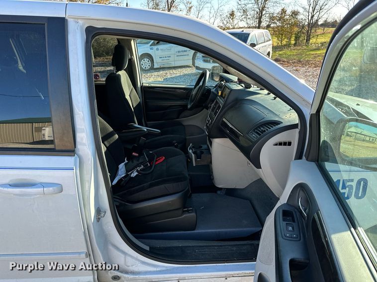 image for item NO9376 2017 Dodge Grand Caravan  van