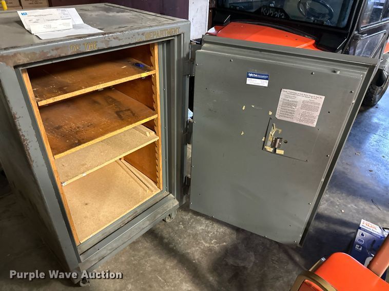 image for item NO9407 Safe