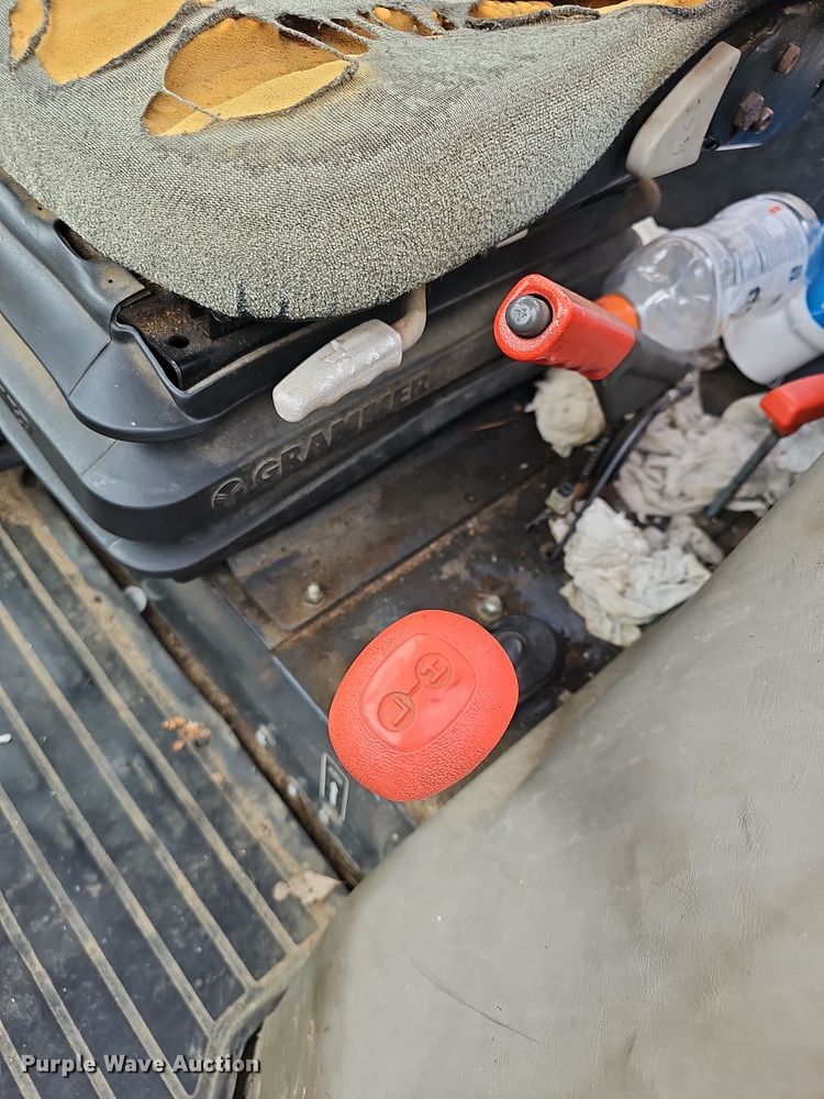 image for item NP9138 Kubota M105S MFWD tractor