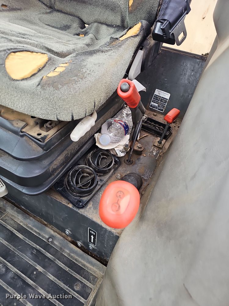 image for item NP9139 Kubota M105S MFWD tractor