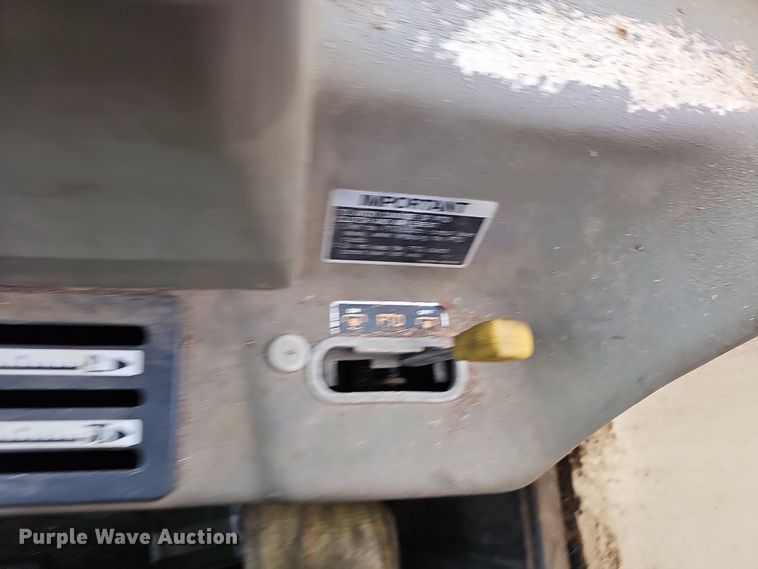 image for item NP9139 Kubota M105S MFWD tractor