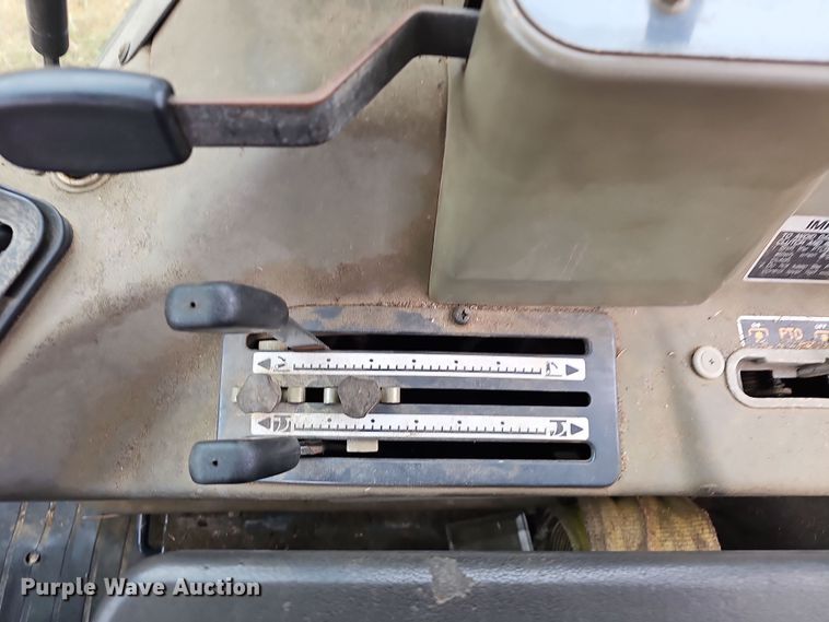 image for item NP9139 Kubota M105S MFWD tractor