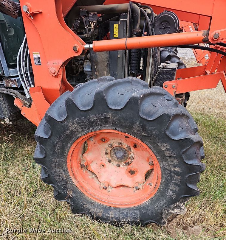 image for item NP9139 Kubota M105S MFWD tractor