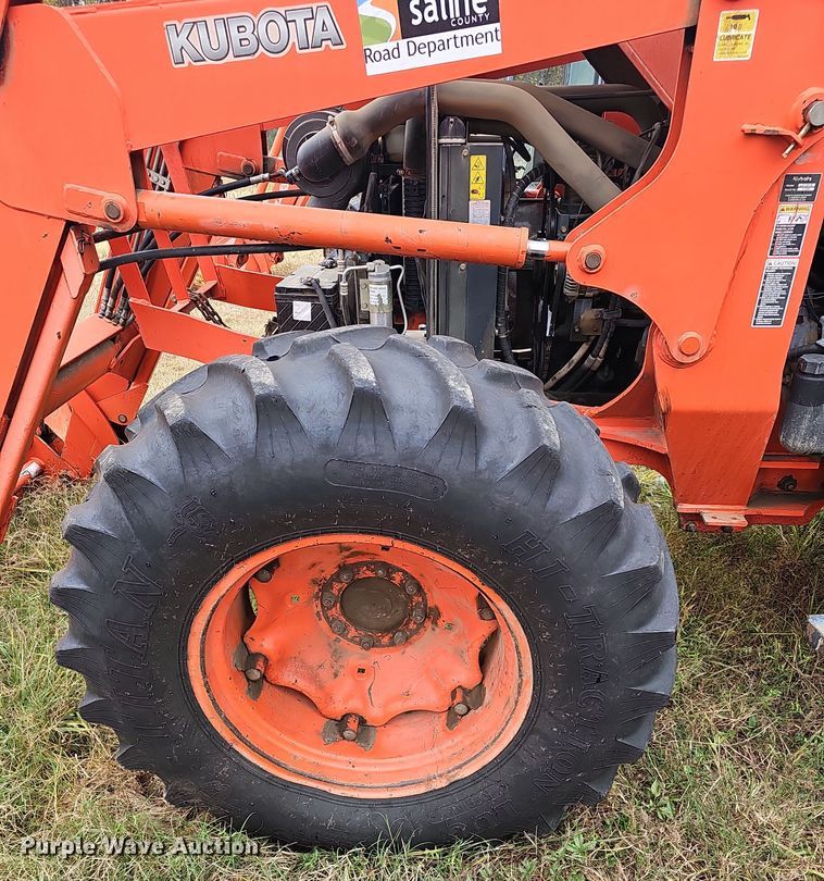 image for item NP9139 Kubota M105S MFWD tractor