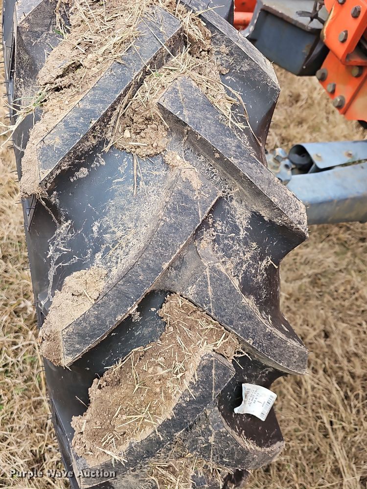 image for item NP9140 Kubota M105S MFWD tractor