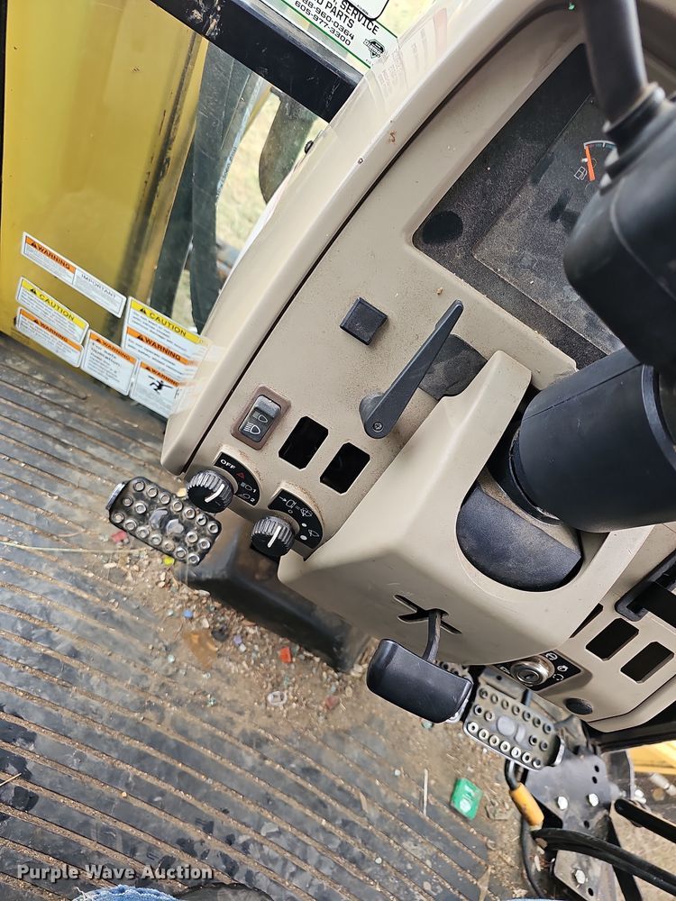 image for item NP9142 2009 John Deere 5101E MFWD tractor