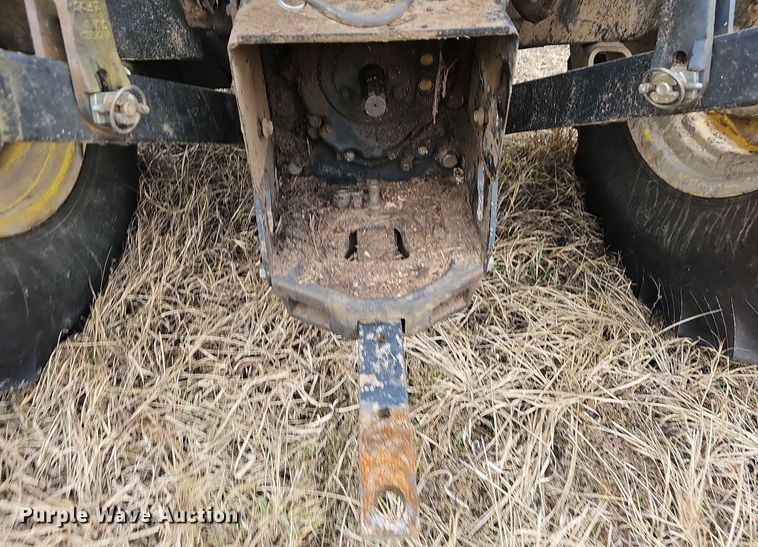 image for item NP9143 2009 John Deere 5101E MFWD tractor