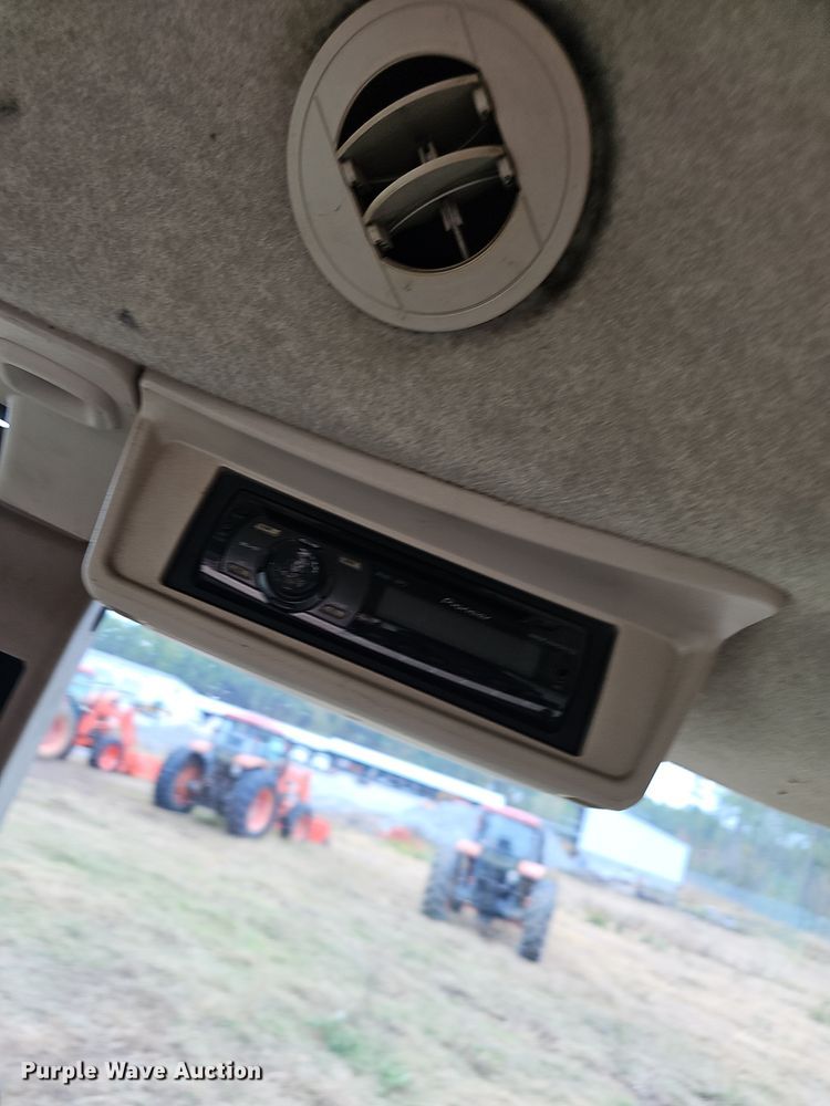 image for item NP9143 2009 John Deere 5101E MFWD tractor