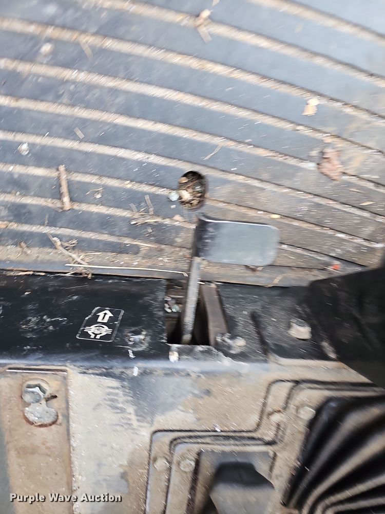 image for item NP9143 2009 John Deere 5101E MFWD tractor