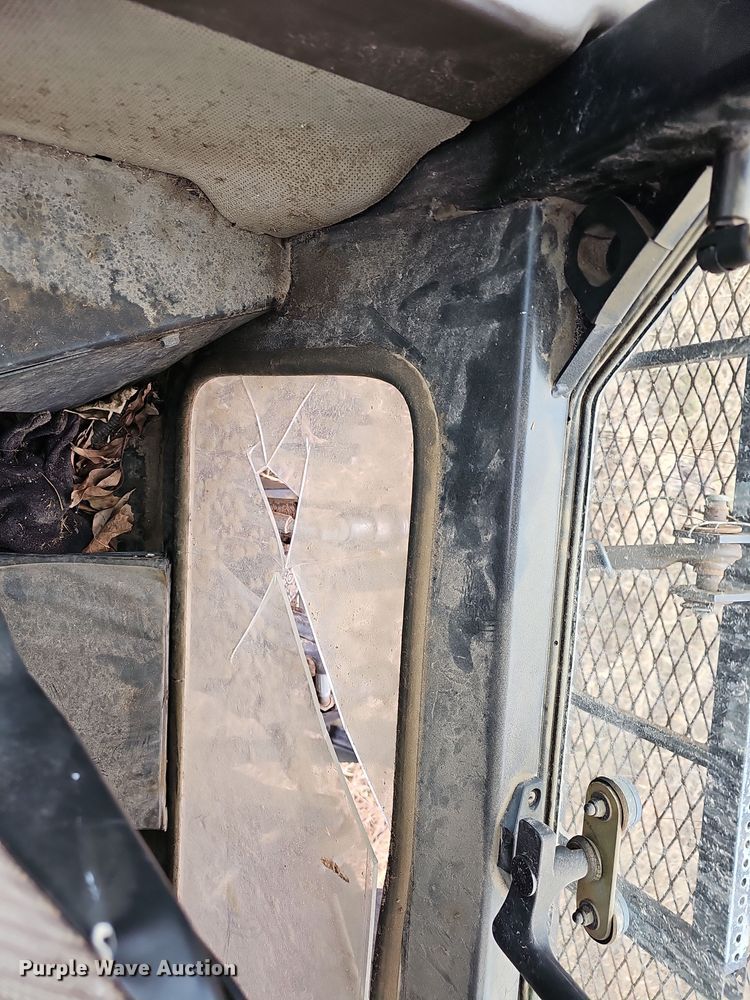 image for item NP9143 2009 John Deere 5101E MFWD tractor