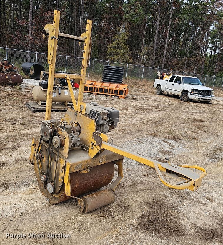 image for item NP9151 Multiquip V304EH11 compactor