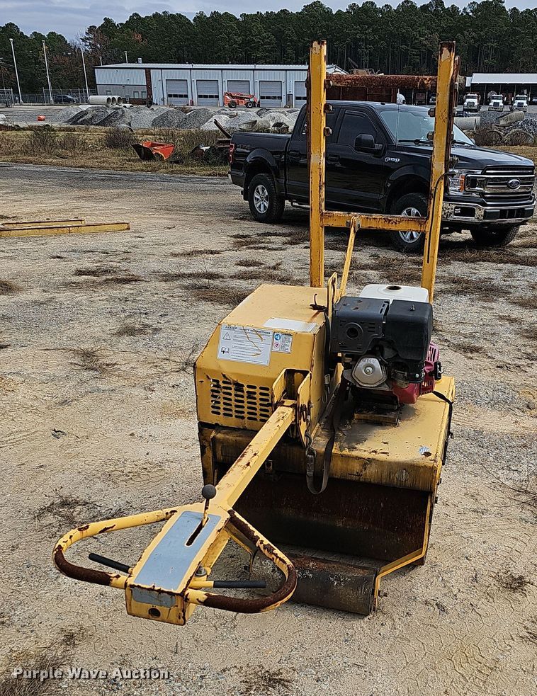 image for item NP9152 Multiquip V304EH11  compactor