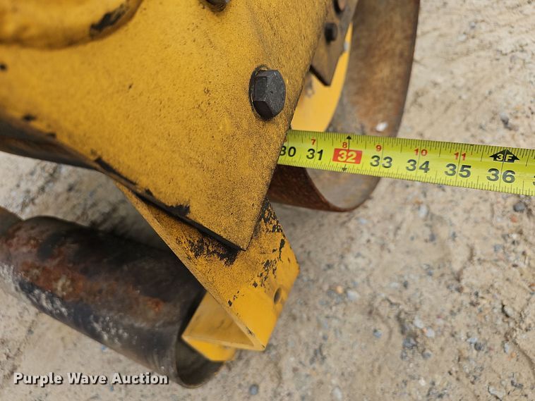 image for item NP9152 Multiquip V304EH11  compactor