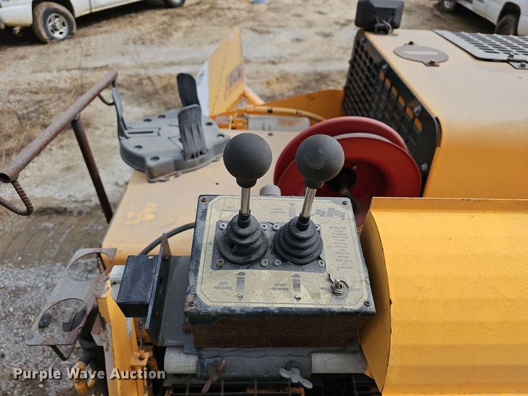 image for item NP9155 LeeBoy 8515  paver