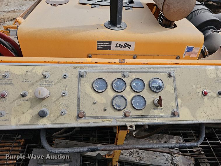 image for item NP9155 LeeBoy 8515  paver