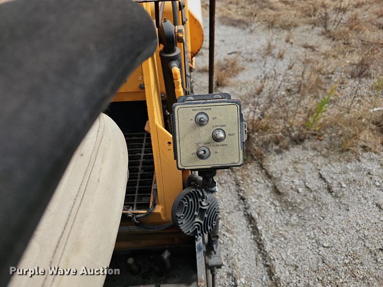 image for item NP9155 LeeBoy 8515  paver