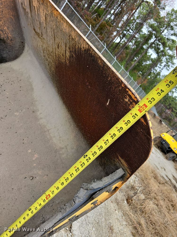 image for item NP9155 LeeBoy 8515  paver