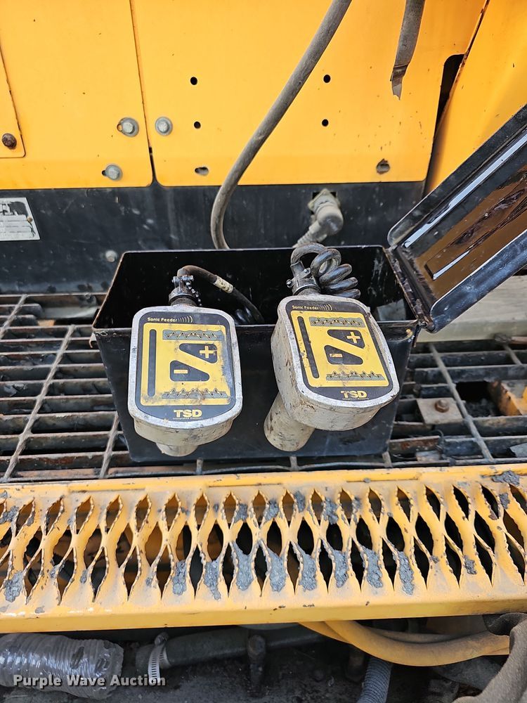 image for item NP9155 LeeBoy 8515  paver