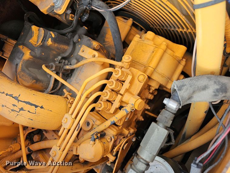 image for item NP9155 LeeBoy 8515  paver