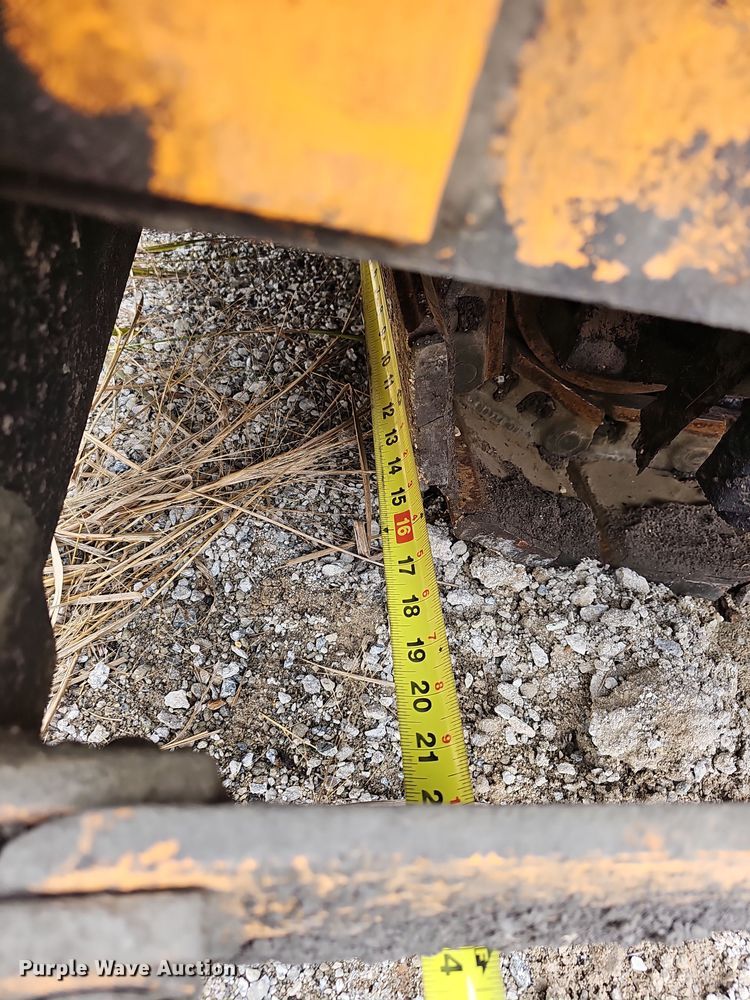 image for item NP9155 LeeBoy 8515  paver