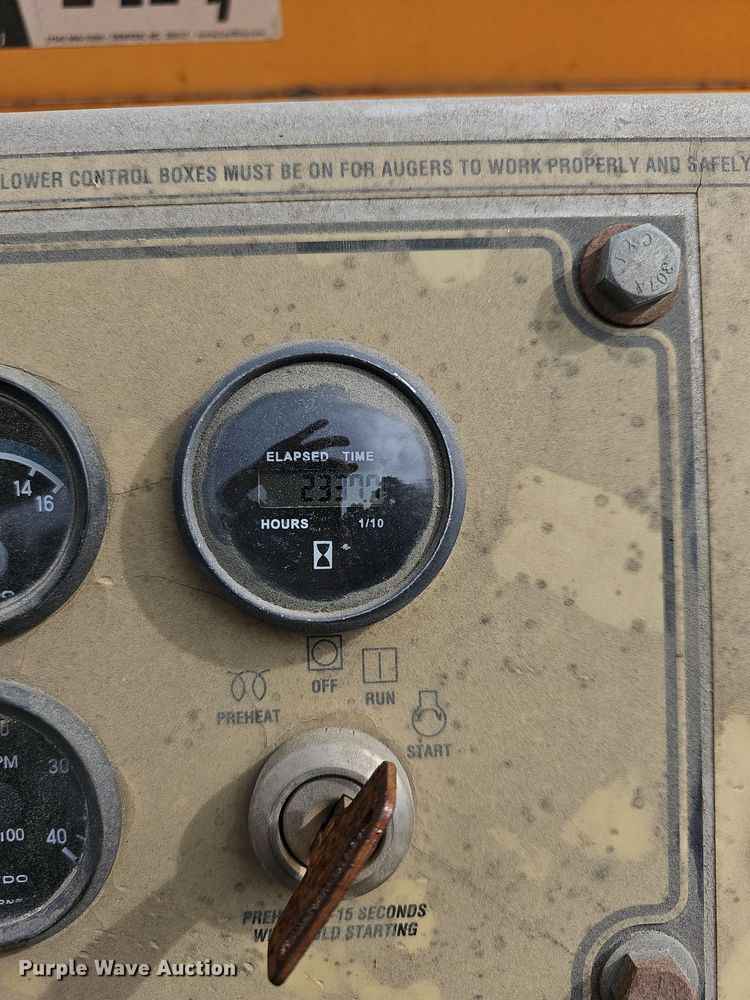 image for item NP9155 LeeBoy 8515  paver