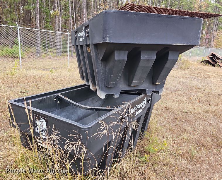 image for item NP9164 (2) Salt Dogg SHPE2000 spreaders