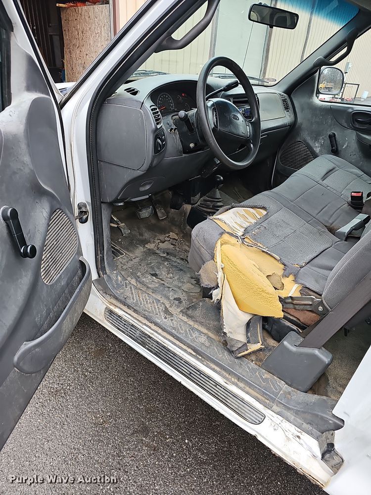 image for item NP9203 2002 Ford F150  SuperCab pickup truck