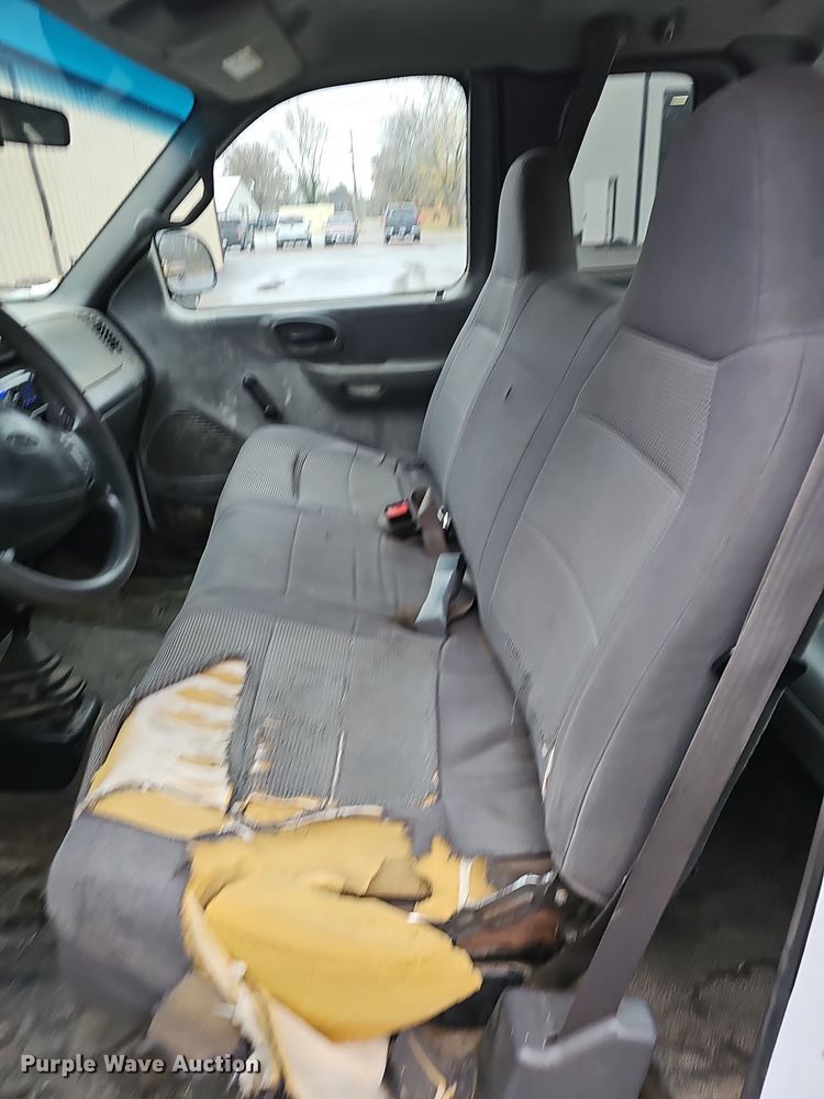 image for item NP9203 2002 Ford F150  SuperCab pickup truck