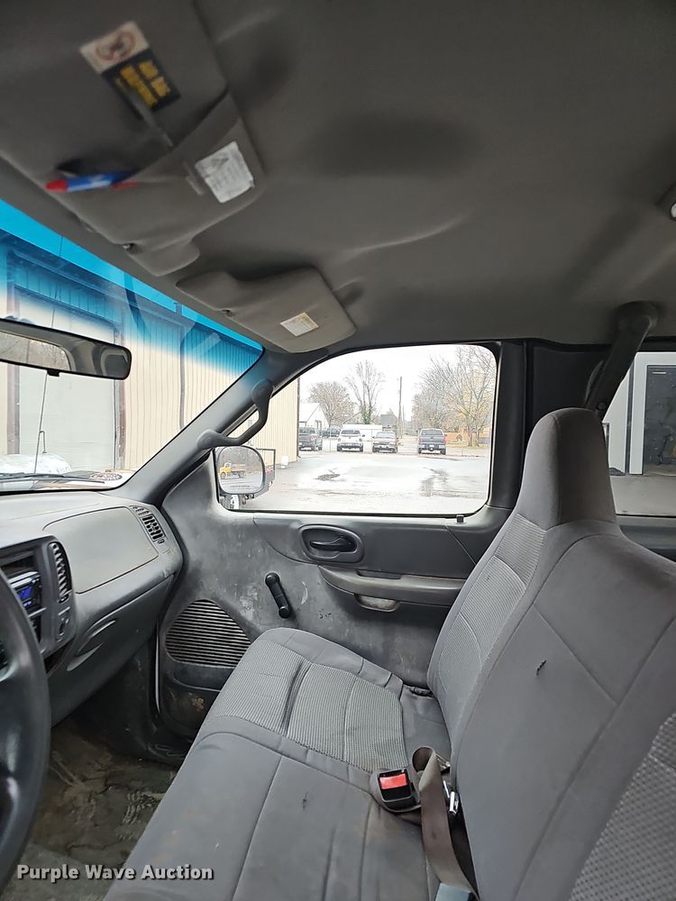 image for item NP9203 2002 Ford F150  SuperCab pickup truck