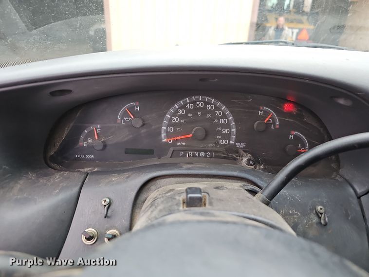 image for item NP9203 2002 Ford F150  SuperCab pickup truck