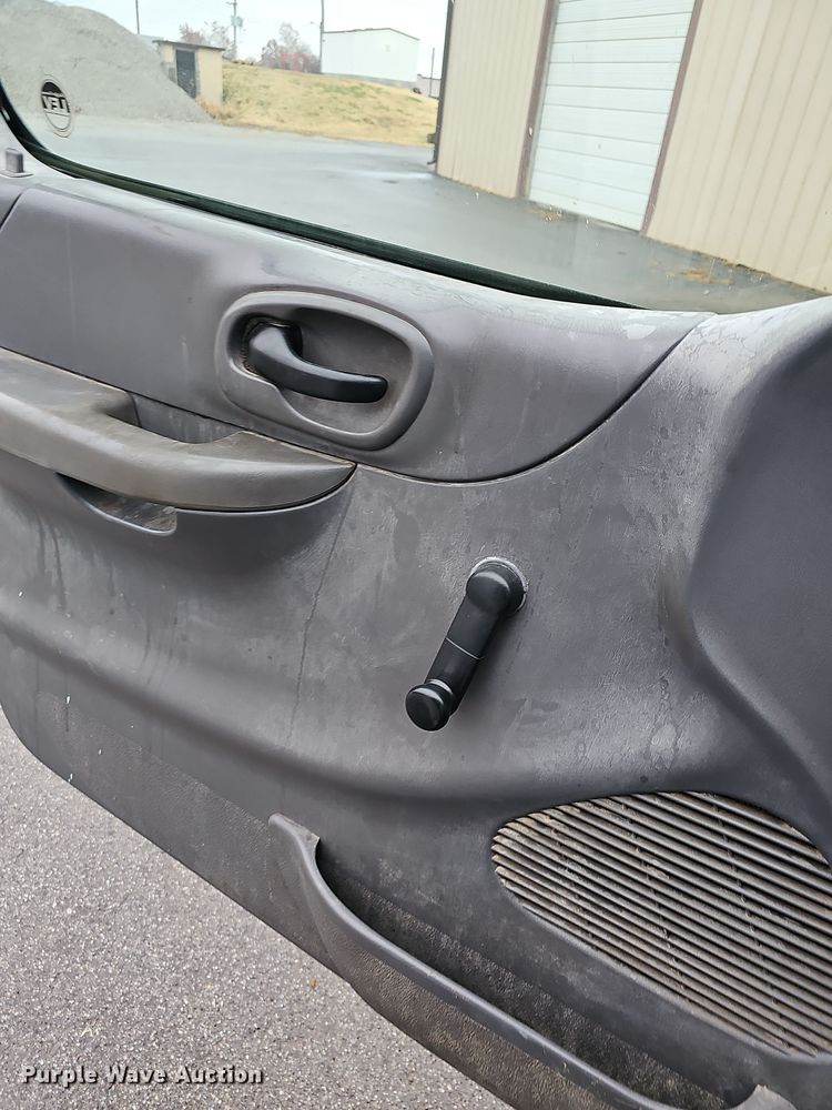 image for item NP9203 2002 Ford F150  SuperCab pickup truck