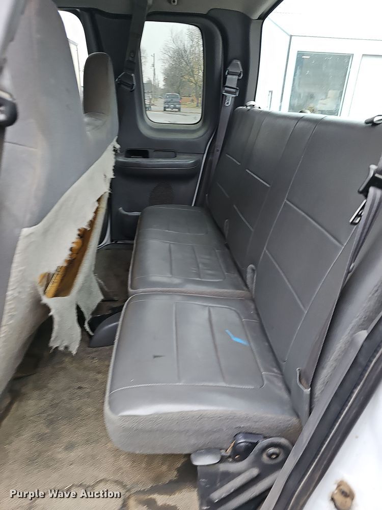 image for item NP9203 2002 Ford F150  SuperCab pickup truck