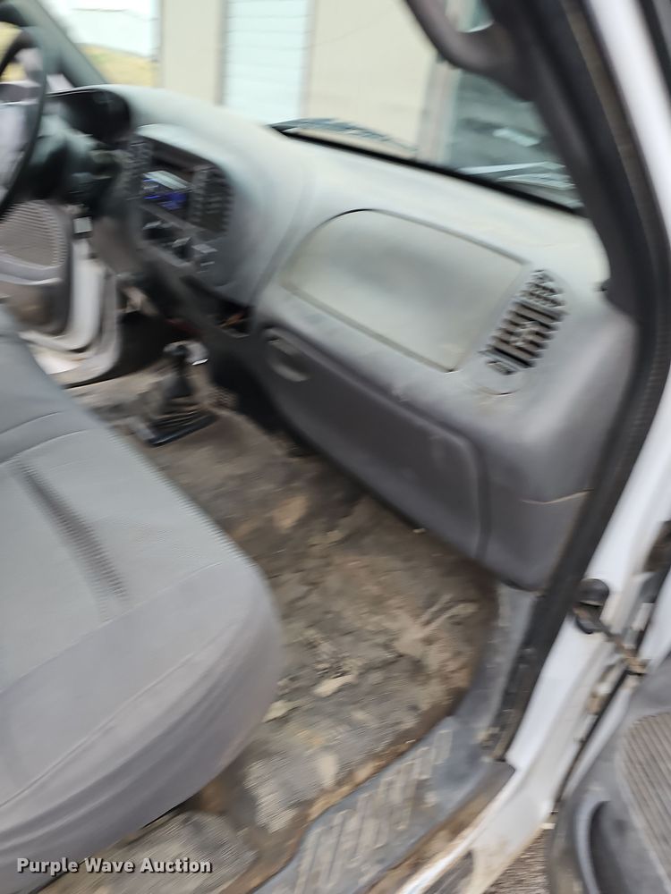 image for item NP9203 2002 Ford F150  SuperCab pickup truck