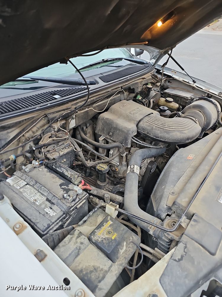 image for item NP9203 2002 Ford F150  SuperCab pickup truck