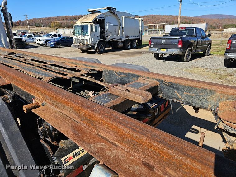 image for item NP9238 2014 Mack GU713  roll-off container truck