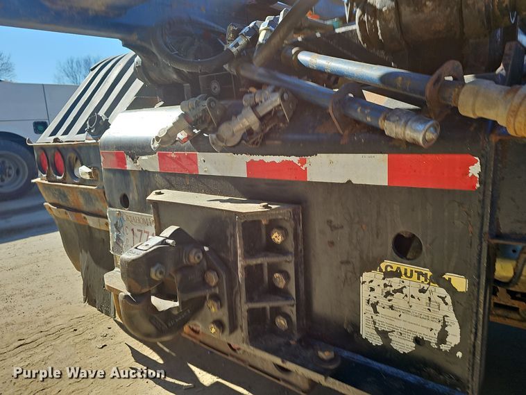 image for item NP9238 2014 Mack GU713  roll-off container truck