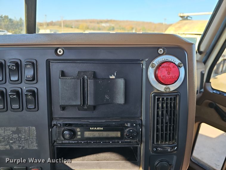 image for item NP9238 2014 Mack GU713  roll-off container truck