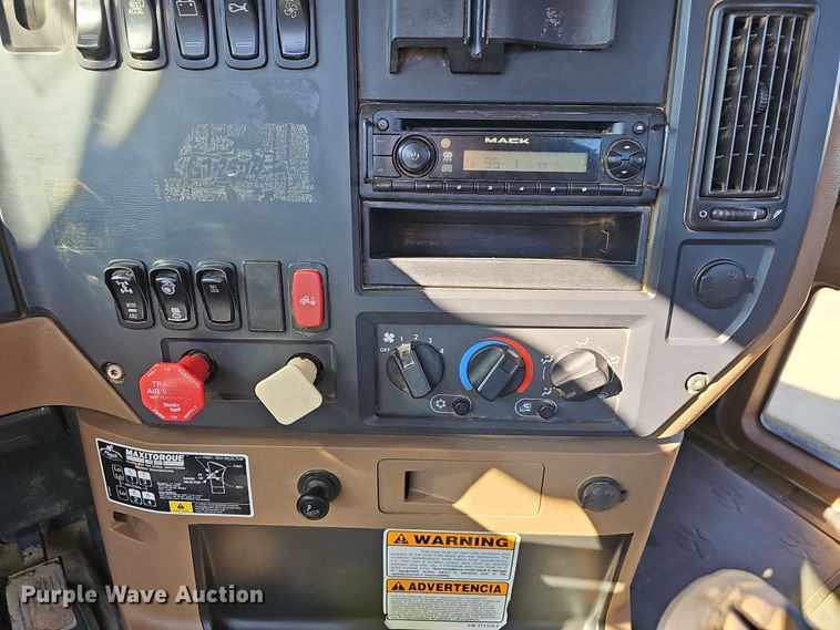 image for item NP9238 2014 Mack GU713  roll-off container truck