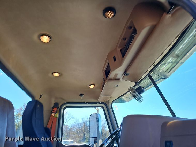 image for item NP9238 2014 Mack GU713  roll-off container truck