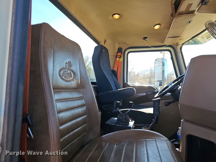 image for item NP9238 2014 Mack GU713  roll-off container truck