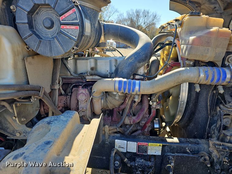 image for item NP9238 2014 Mack GU713  roll-off container truck