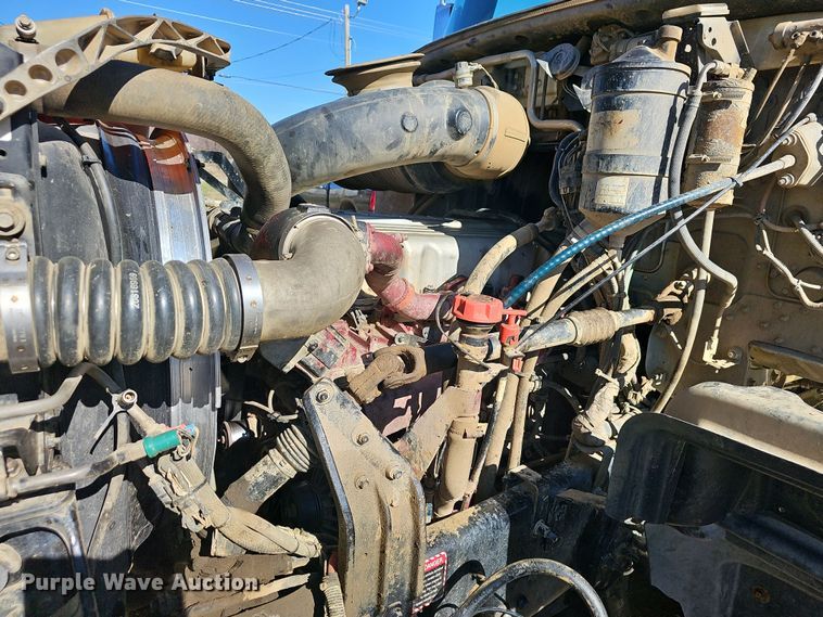 image for item NP9238 2014 Mack GU713  roll-off container truck