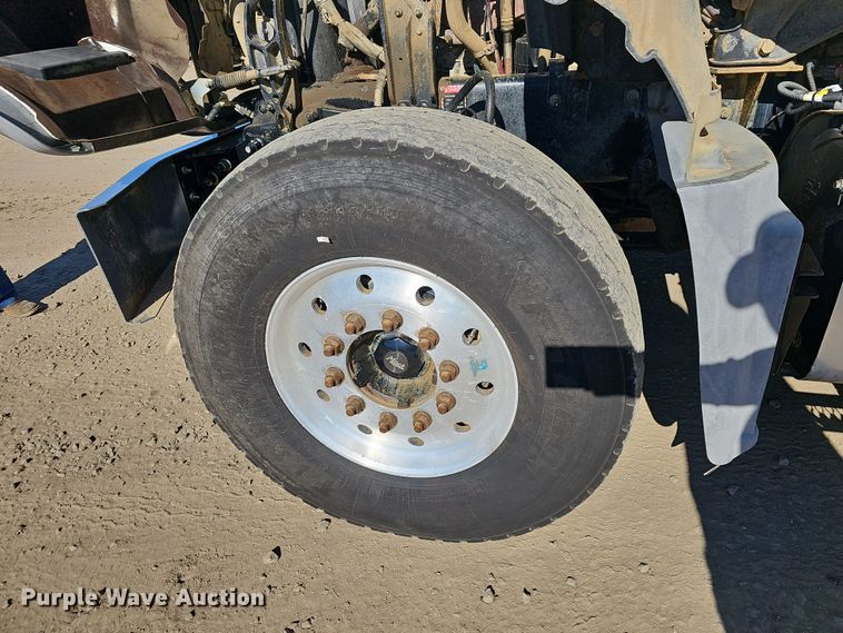 image for item NP9238 2014 Mack GU713  roll-off container truck