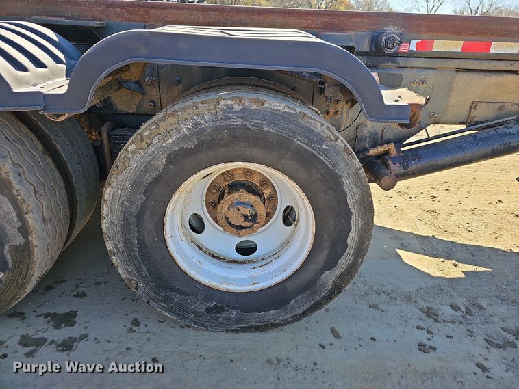 image for item NP9238 2014 Mack GU713  roll-off container truck