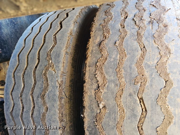 image for item NP9238 2014 Mack GU713  roll-off container truck